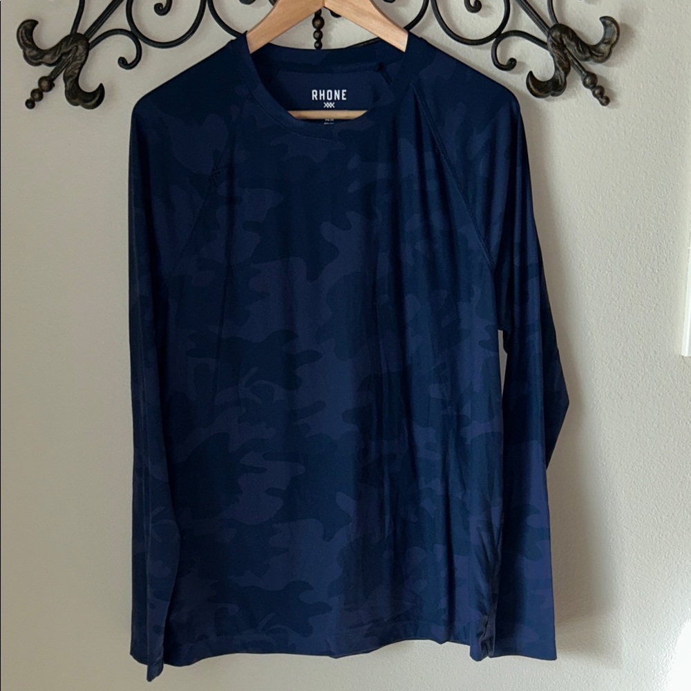 RHONE MENS PERFOMANCE CAMO LONG SLEEVE TEE SIZE MEDIUM BLUE